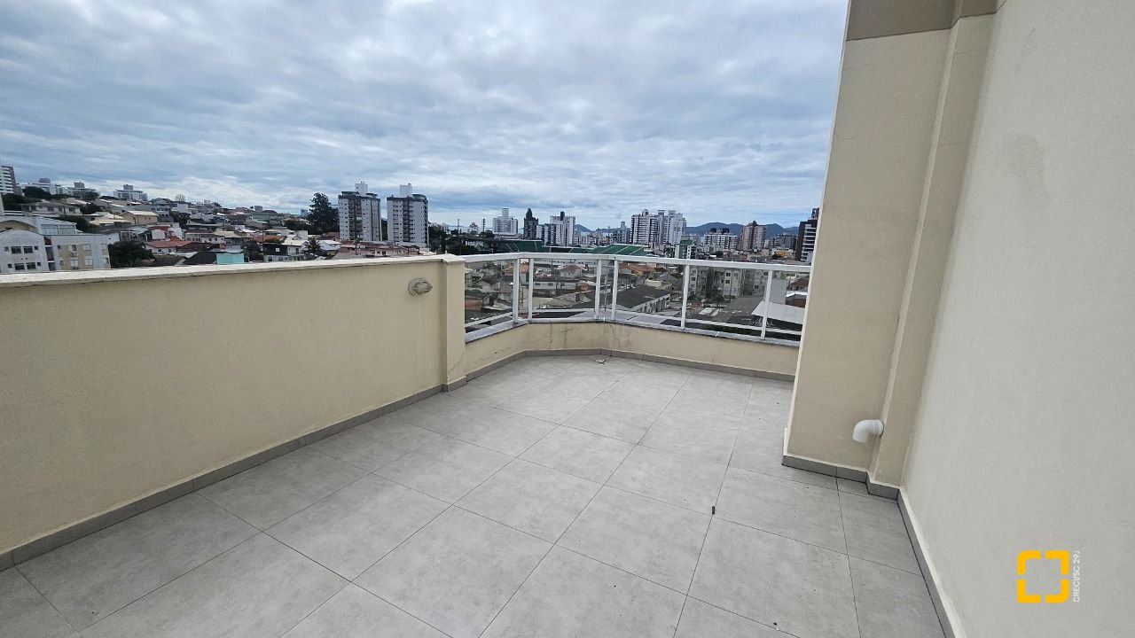 Apartamento com 225m², 2 quartos, 1 garagem, no bairro Estreito em Florianópolis