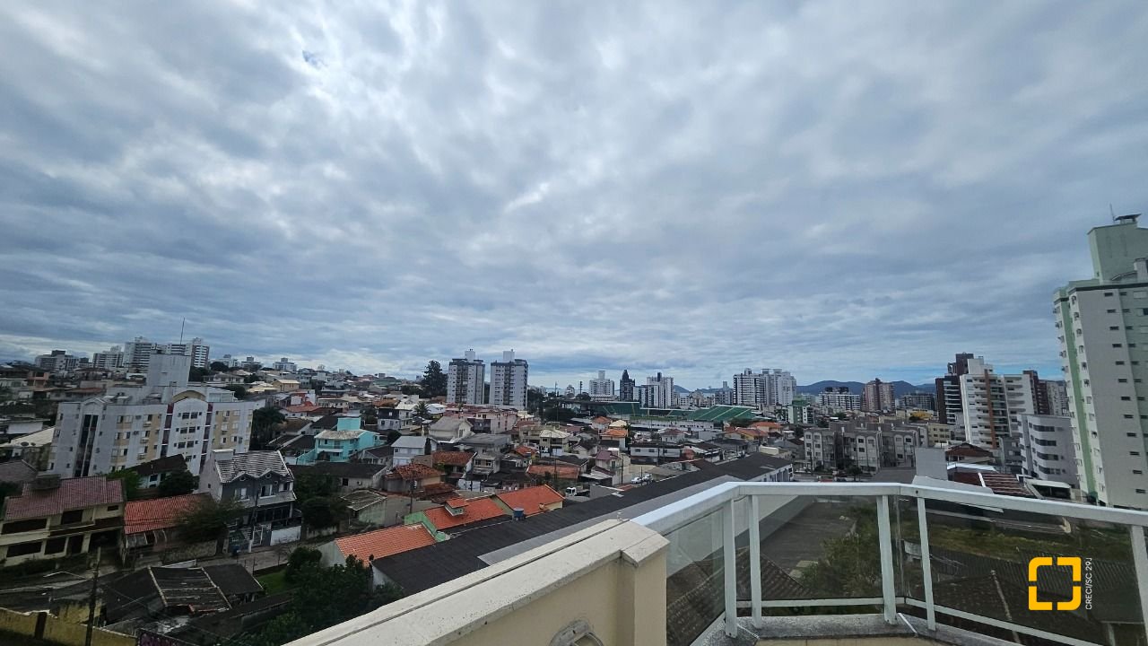 Apartamento com 225m², 2 quartos, 1 garagem, no bairro Estreito em Florianópolis