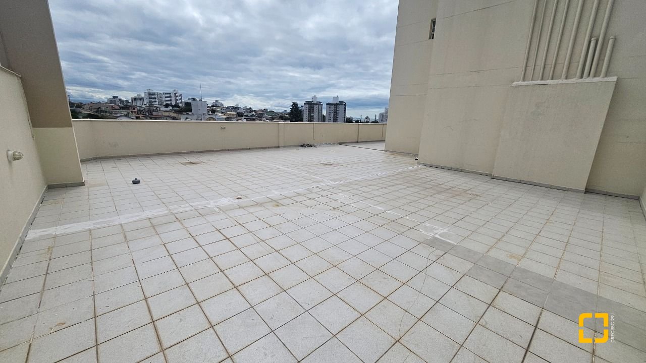 Apartamento com 225m², 2 quartos, 1 garagem, no bairro Estreito em Florianópolis