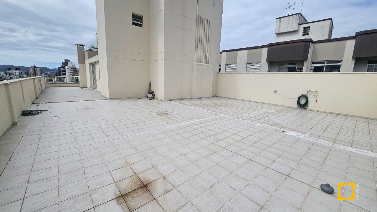 Apartamento com 225m², 2 quartos, 1 garagem, no bairro Estreito em Florianópolis