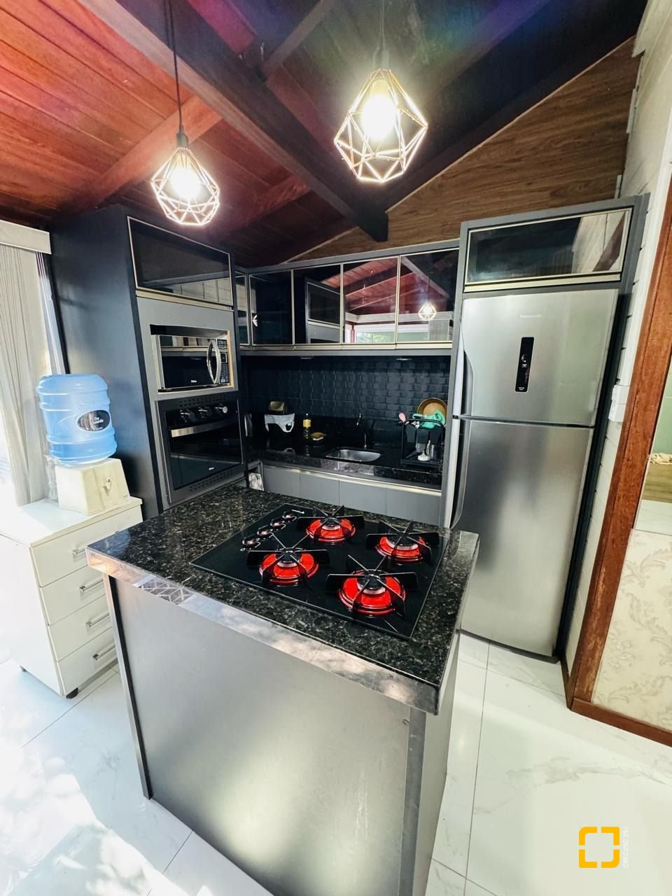 Casa com 130m², 4 quartos (sendo 1 suíte), 1 garagem, no bairro Ingleses em Florianópolis
