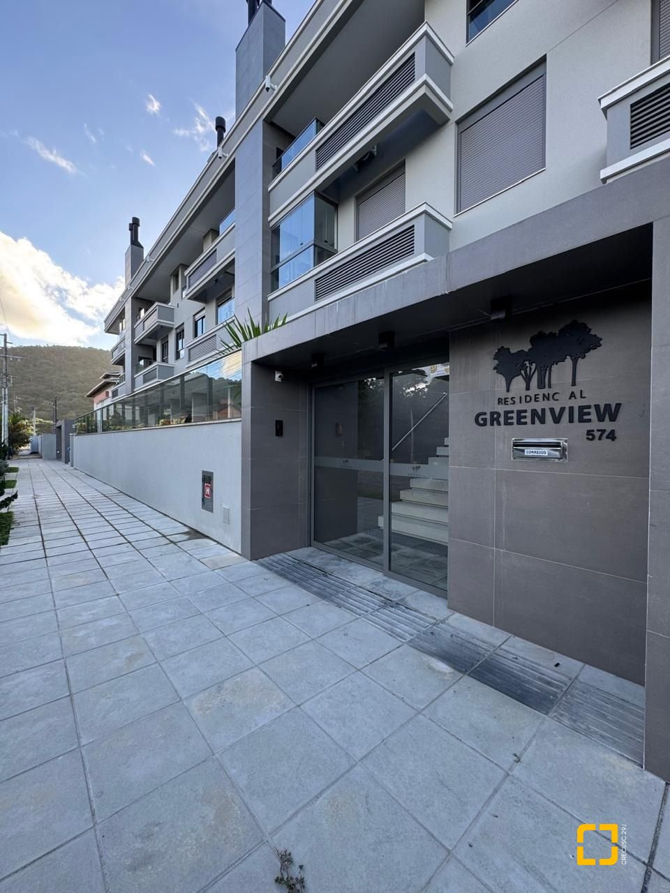 Apartamento com 90m², 3 quartos (sendo 1 suíte), 1 garagem, no bairro Ingleses em Florianópolis