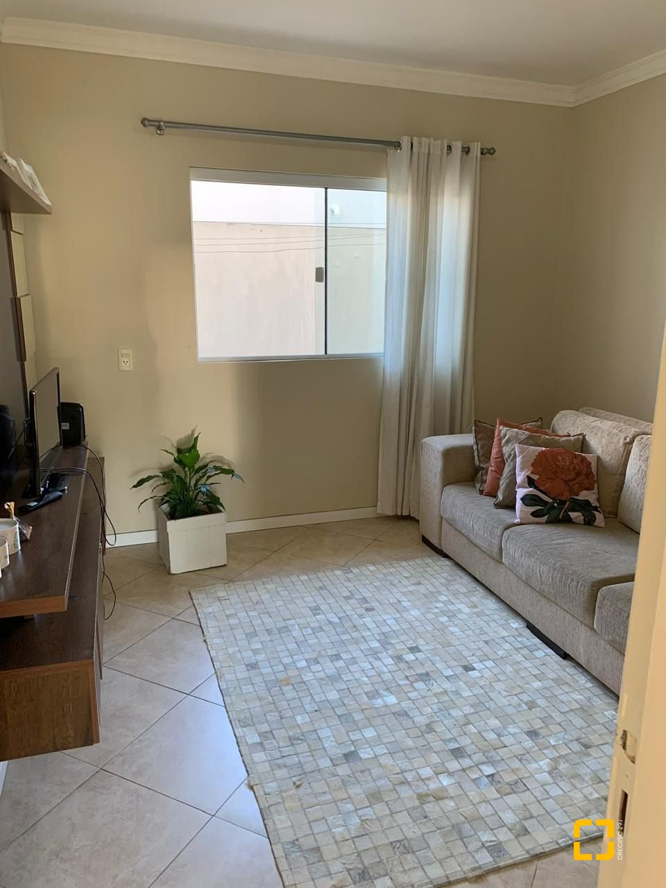 Casa com 247m², 3 quartos (sendo 1 suíte), 1 garagem, no bairro Barreiros em São José