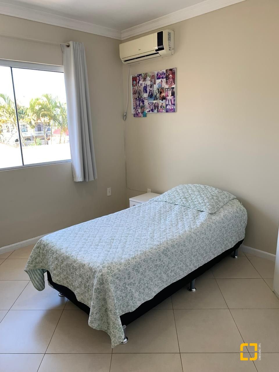 Casa com 247m², 3 quartos (sendo 1 suíte), 1 garagem, no bairro Barreiros em São José