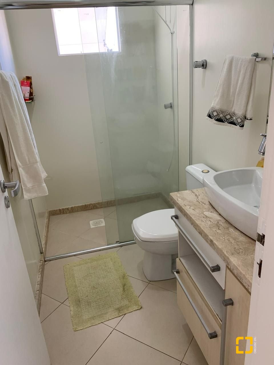 Casa com 247m², 3 quartos (sendo 1 suíte), 1 garagem, no bairro Barreiros em São José