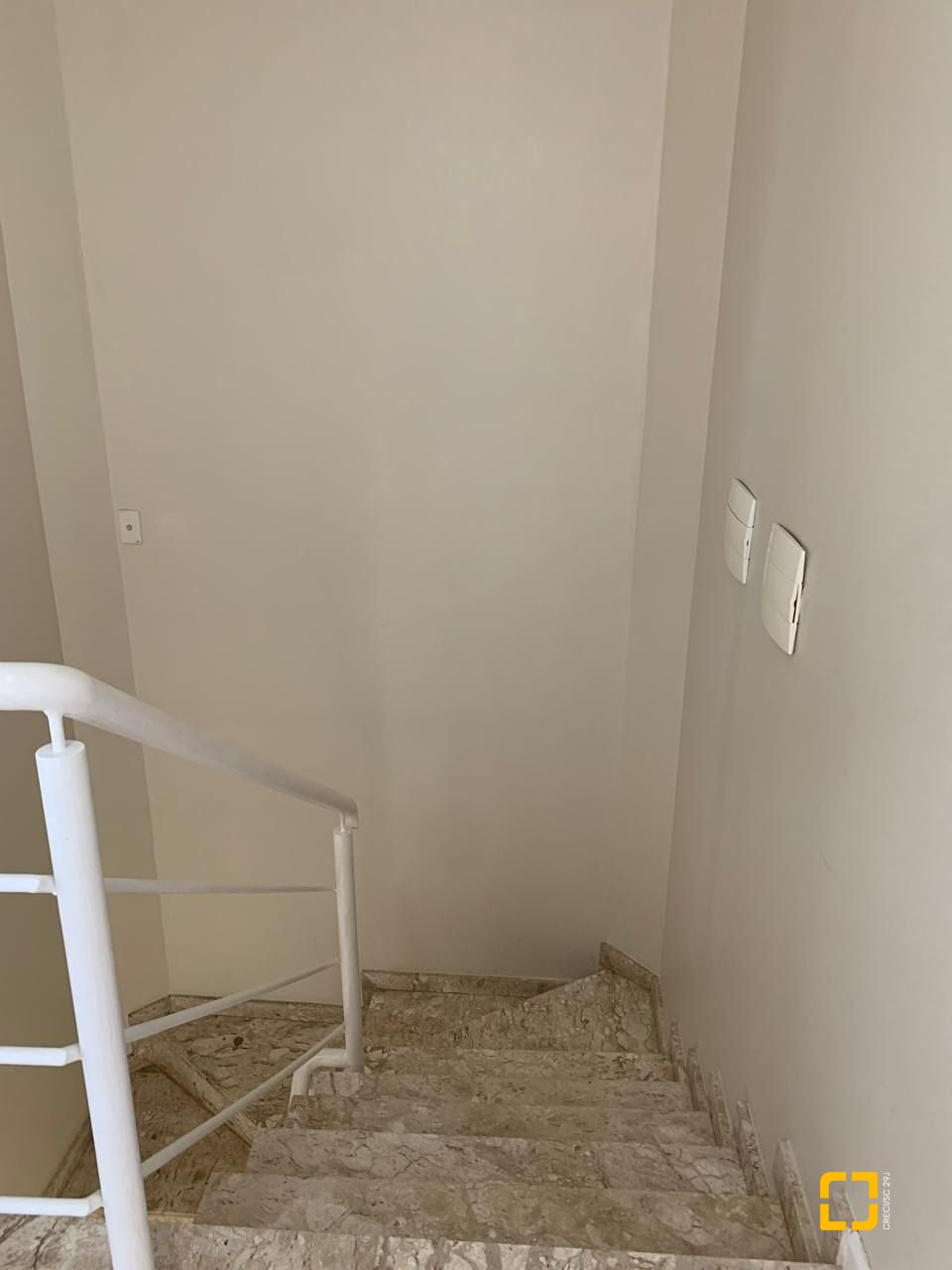 Casa com 247m², 3 quartos (sendo 1 suíte), 1 garagem, no bairro Barreiros em São José