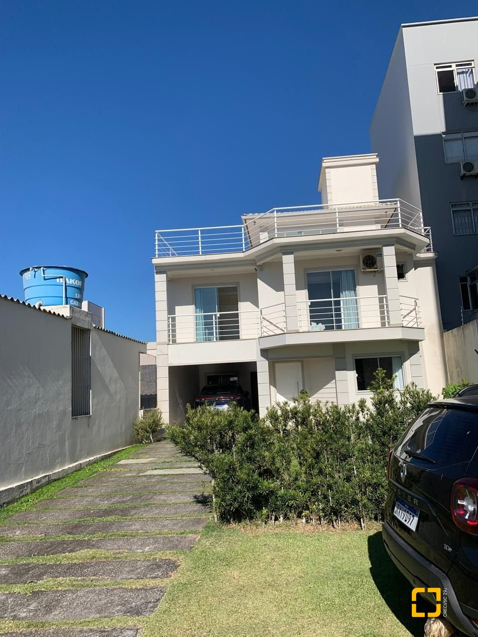 Casa com 247m², 3 quartos (sendo 1 suíte), 1 garagem, no bairro Barreiros em São José
