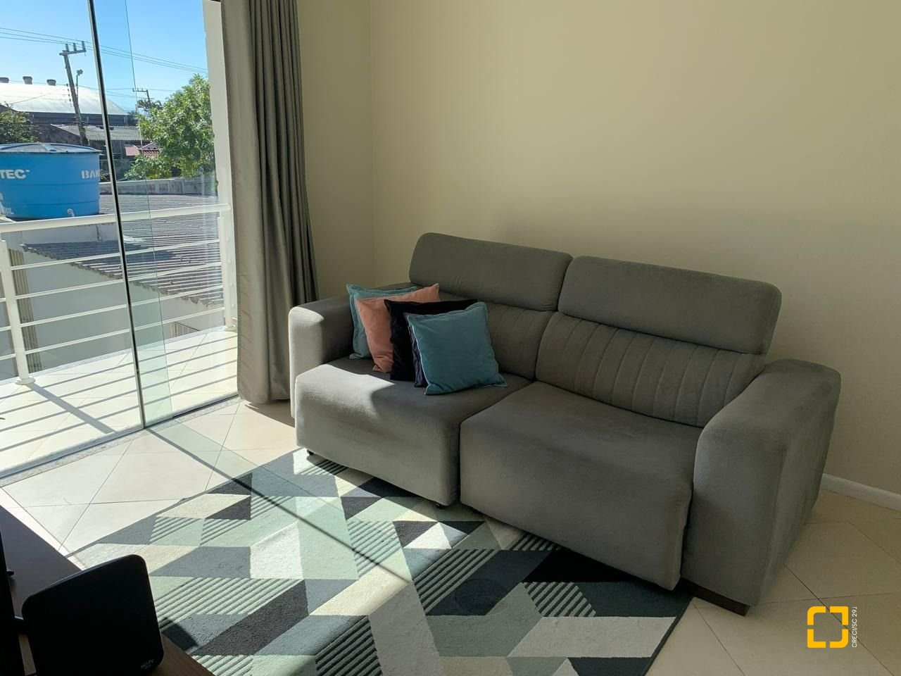 Casa com 247m², 3 quartos (sendo 1 suíte), 1 garagem, no bairro Barreiros em São José