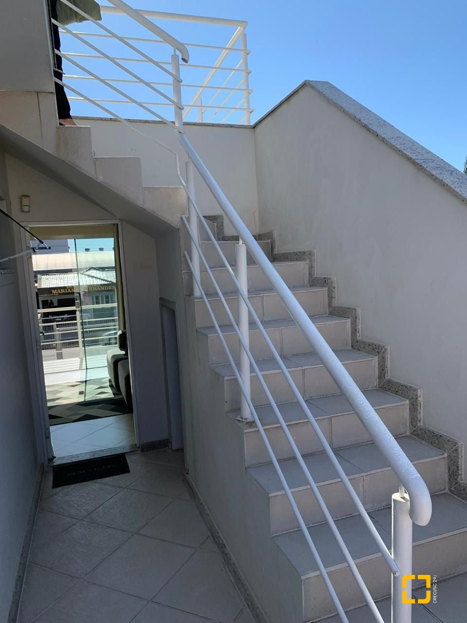 Casa com 247m², 3 quartos (sendo 1 suíte), 1 garagem, no bairro Barreiros em São José