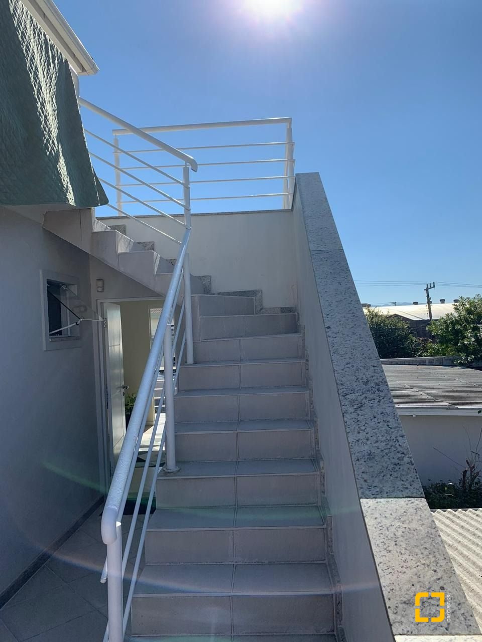 Casa com 247m², 3 quartos (sendo 1 suíte), 1 garagem, no bairro Barreiros em São José