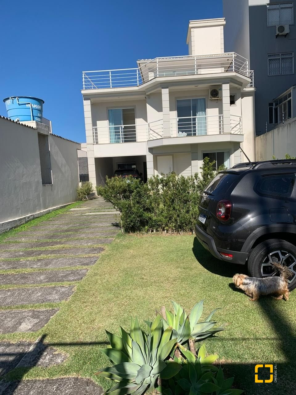 Casa com 247m², 3 quartos (sendo 1 suíte), 1 garagem, no bairro Barreiros em São José