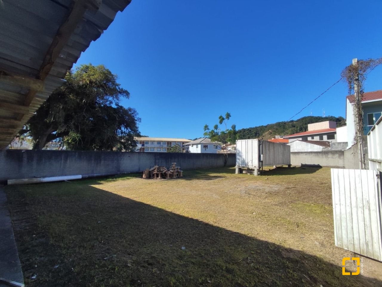 Terreno com 724m², no bairro Fazenda Santo Antônio em São José