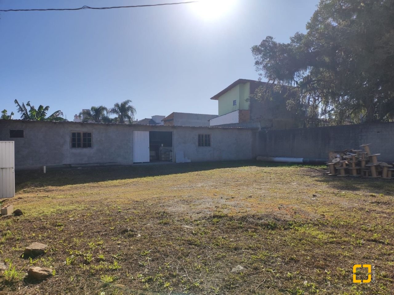 Terreno com 724m², no bairro Fazenda Santo Antônio em São José