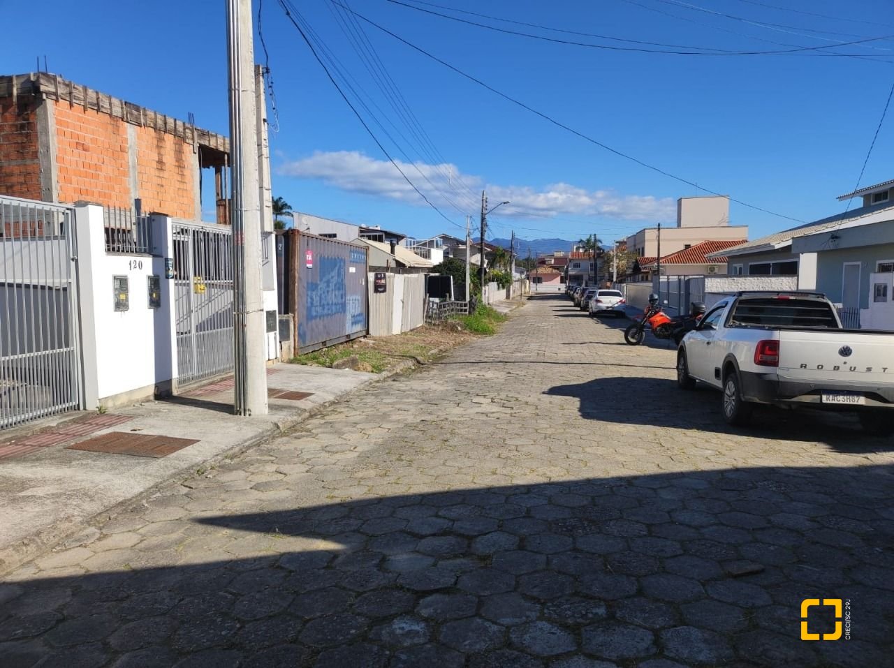 Terreno com 724m², no bairro Fazenda Santo Antônio em São José
