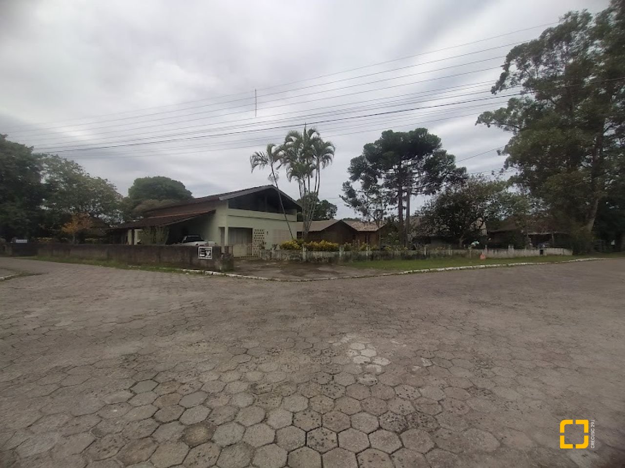 Terreno com 1850m², no bairro Carianos em Florianópolis