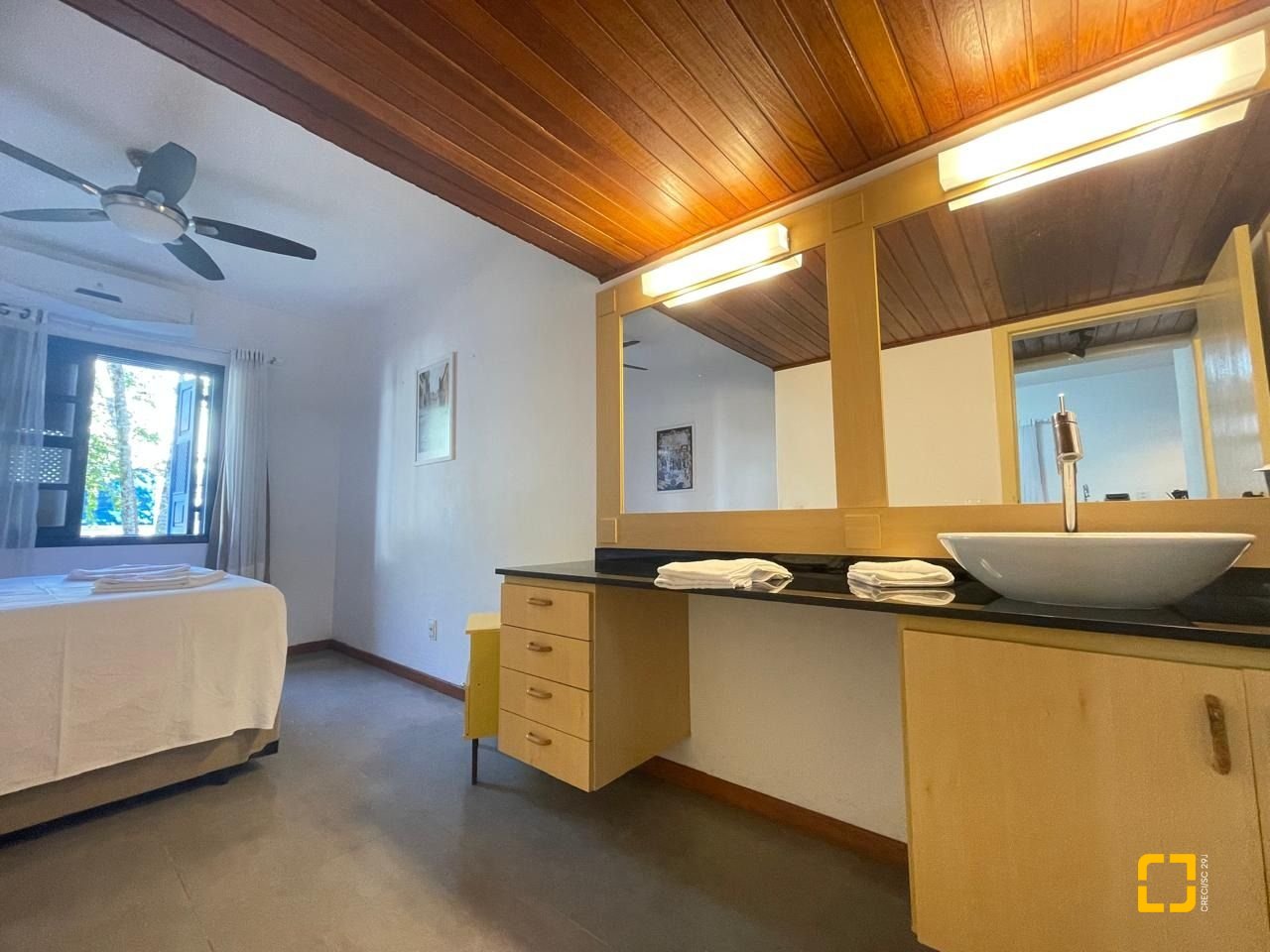 Casa de Condomínio com 44m², 1 quarto (sendo 1 suíte), no bairro Cachoeira do Bom Jesus em Florianópolis