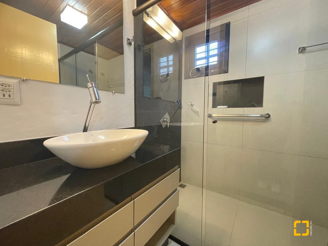 Casa de Condomínio com 44m², 1 quarto (sendo 1 suíte), no bairro Cachoeira do Bom Jesus em Florianópolis