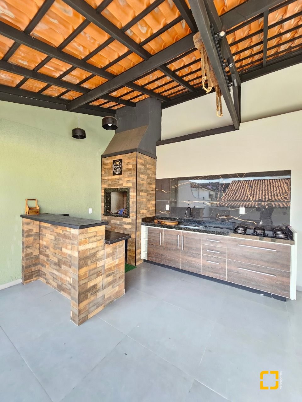 Casa com 160m², 3 quartos (sendo 1 suíte), 2 garagens, no bairro Barreiros em São José