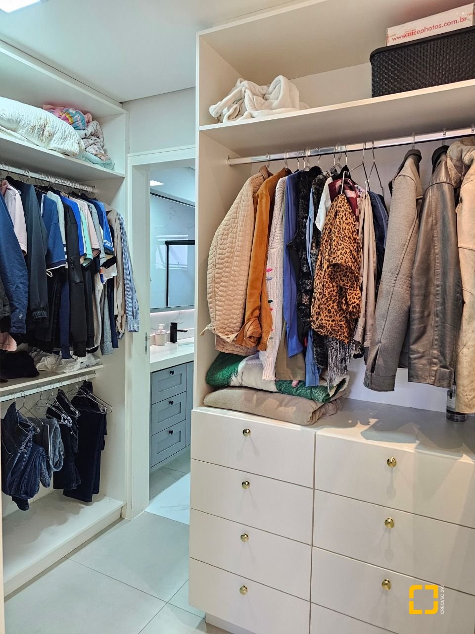 Casa com 160m², 3 quartos (sendo 1 suíte), 2 garagens, no bairro Barreiros em São José