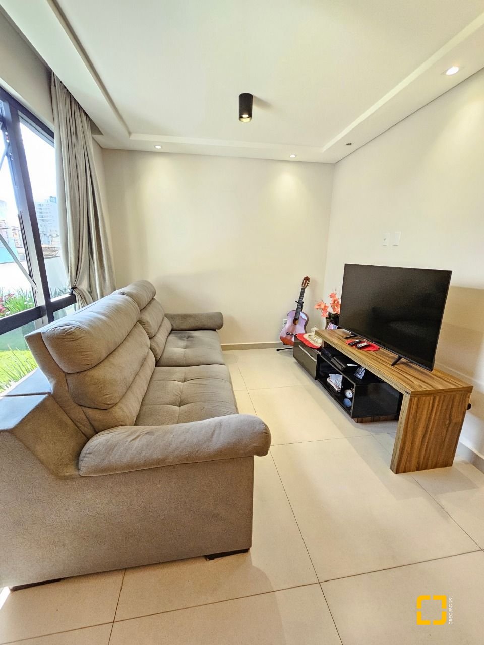 Casa com 160m², 3 quartos (sendo 1 suíte), 2 garagens, no bairro Barreiros em São José