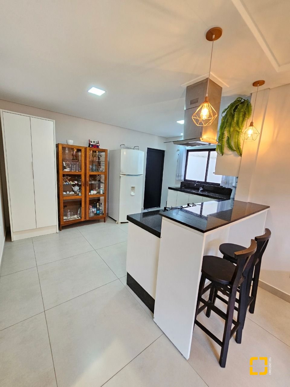 Casa com 160m², 3 quartos (sendo 1 suíte), 2 garagens, no bairro Barreiros em São José