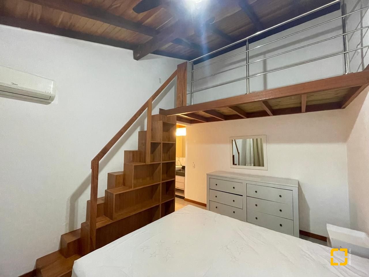 Casa de Condomínio com 63m², 2 quartos (sendo 1 suíte), 1 garagem, no bairro Cachoeira do Bom Jesus em Florianópolis