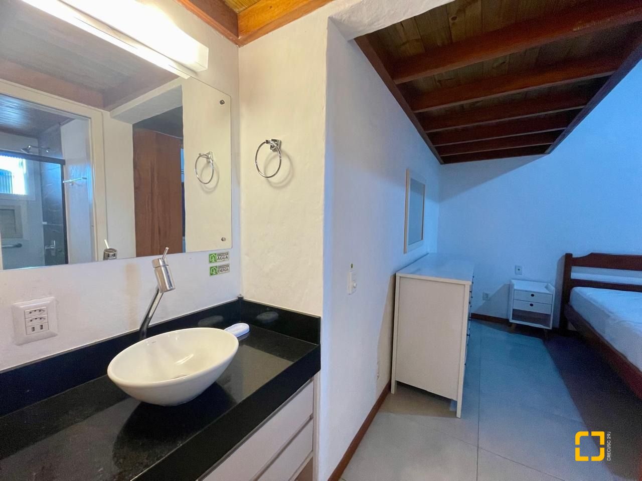 Casa de Condomínio com 63m², 2 quartos (sendo 1 suíte), 1 garagem, no bairro Cachoeira do Bom Jesus em Florianópolis