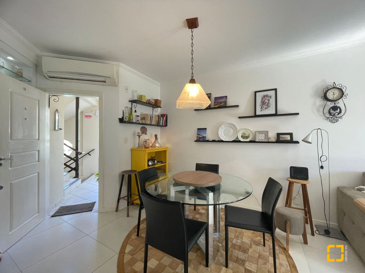 Apartamento com 76m², 3 quartos (sendo 1 suíte), 2 garagens, no bairro Praia Brava em Florianópolis