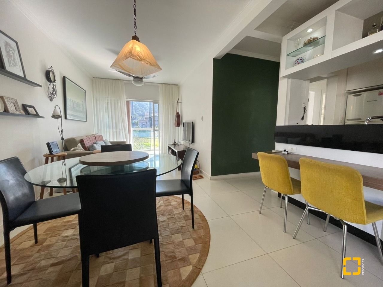 Apartamento com 76m², 3 quartos (sendo 1 suíte), 2 garagens, no bairro Praia Brava em Florianópolis