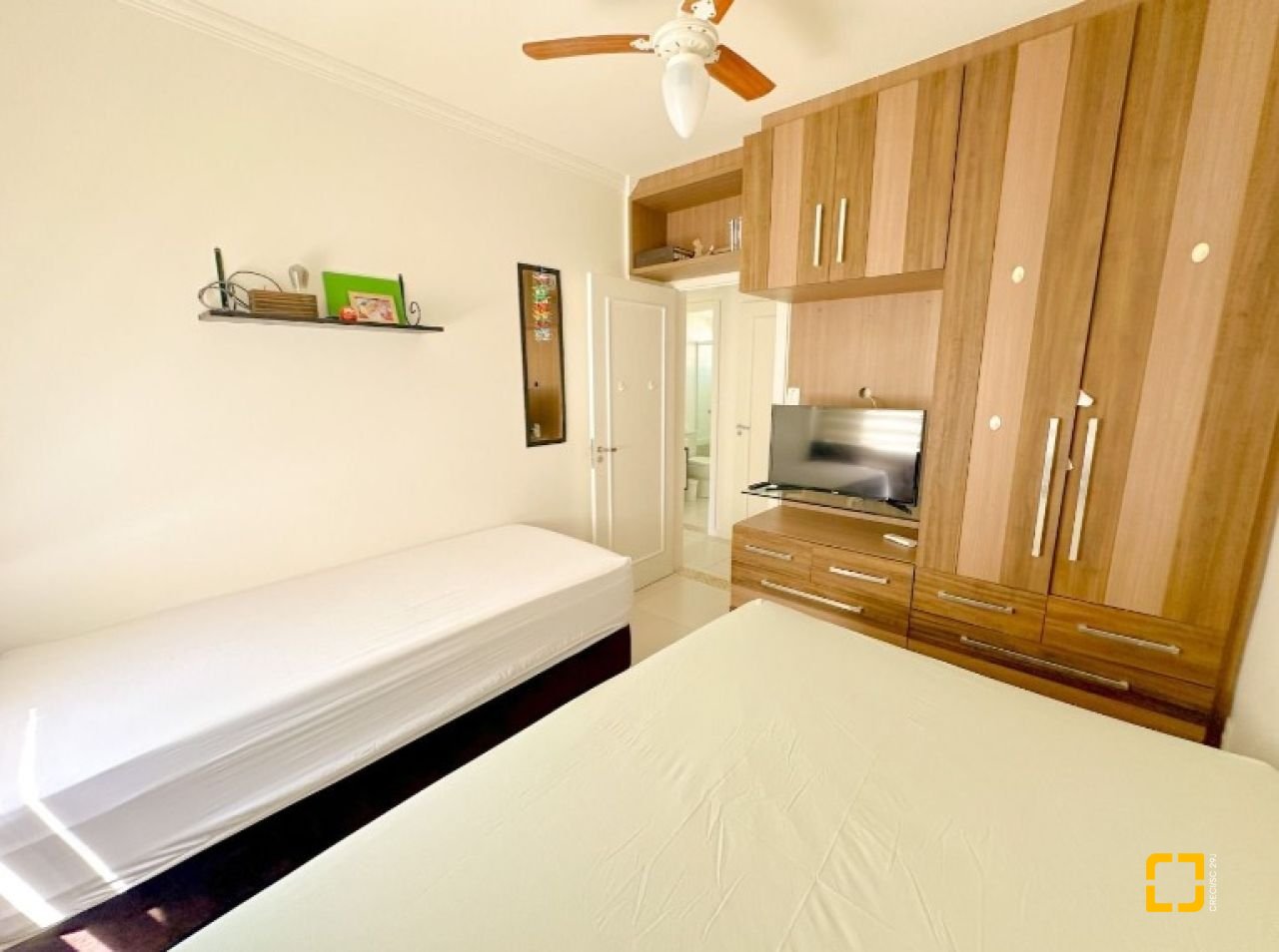 Apartamento com 76m², 3 quartos (sendo 1 suíte), 2 garagens, no bairro Praia Brava em Florianópolis