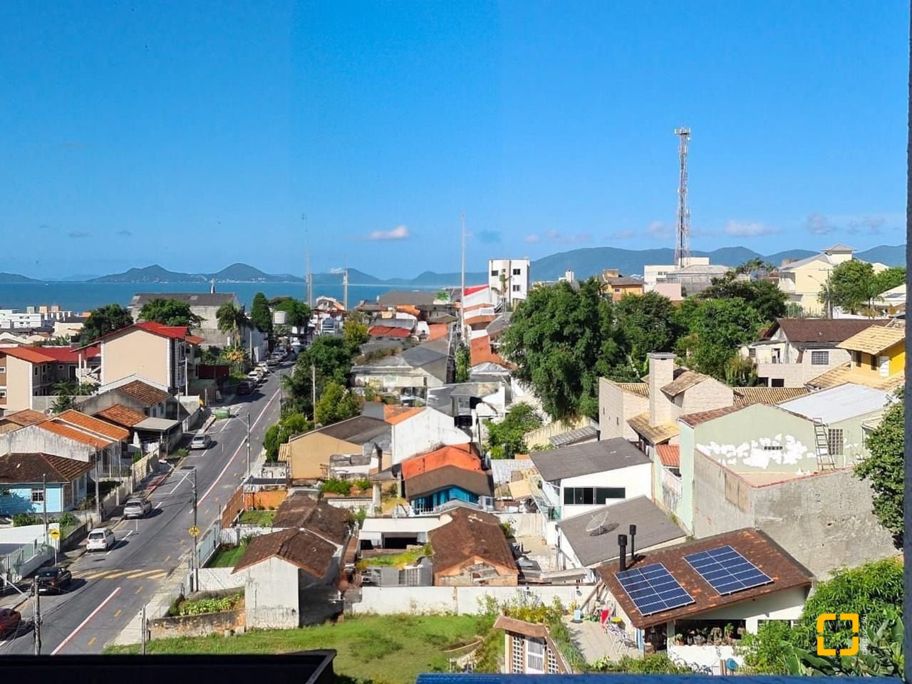 Apartamento com 88m², 3 quartos (sendo 1 suíte), 2 garagens, no bairro Jardim Cidade de Florianópolis em São José