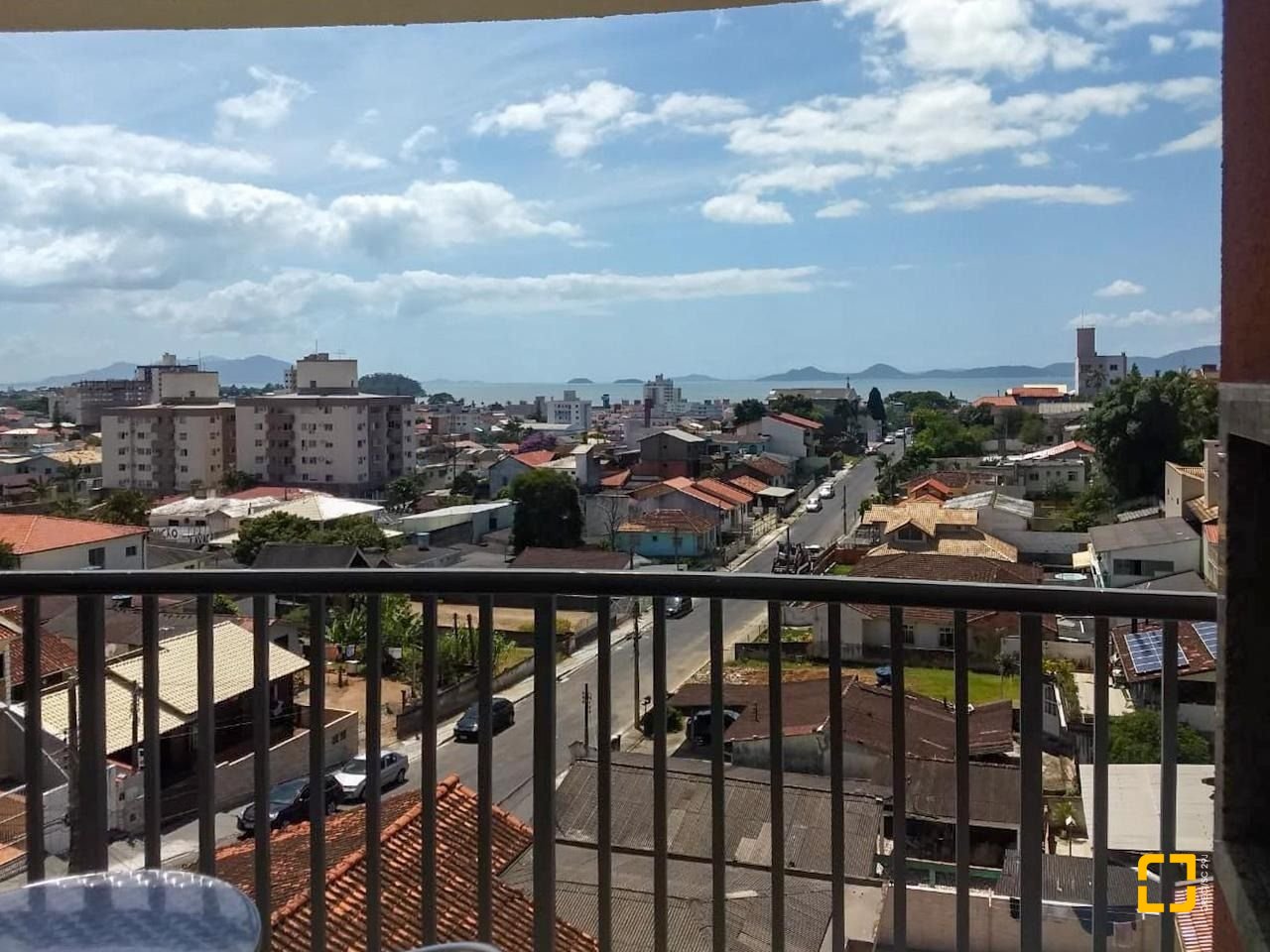 Apartamento com 88m², 3 quartos (sendo 1 suíte), 2 garagens, no bairro Jardim Cidade de Florianópolis em São José