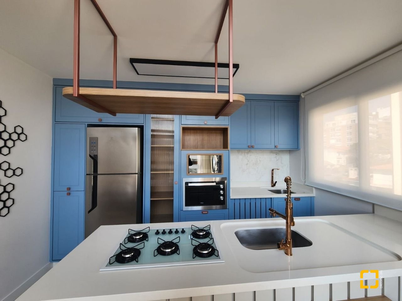 Apartamento com 60m², 2 quartos (sendo 1 suíte), 1 garagem, no bairro Carvoeira em Florianópolis