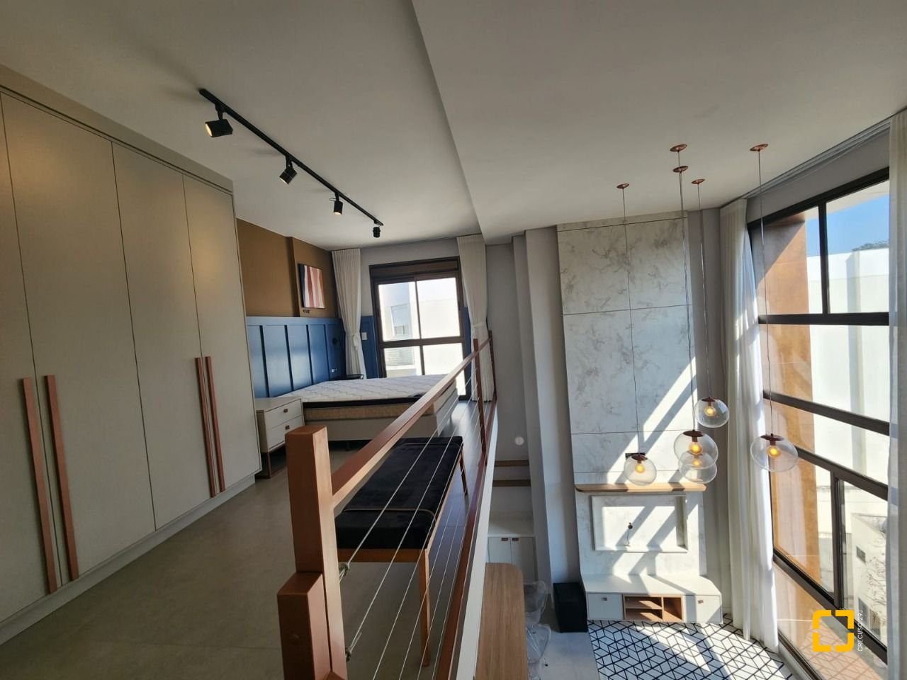 Apartamento com 60m², 2 quartos (sendo 1 suíte), 1 garagem, no bairro Carvoeira em Florianópolis