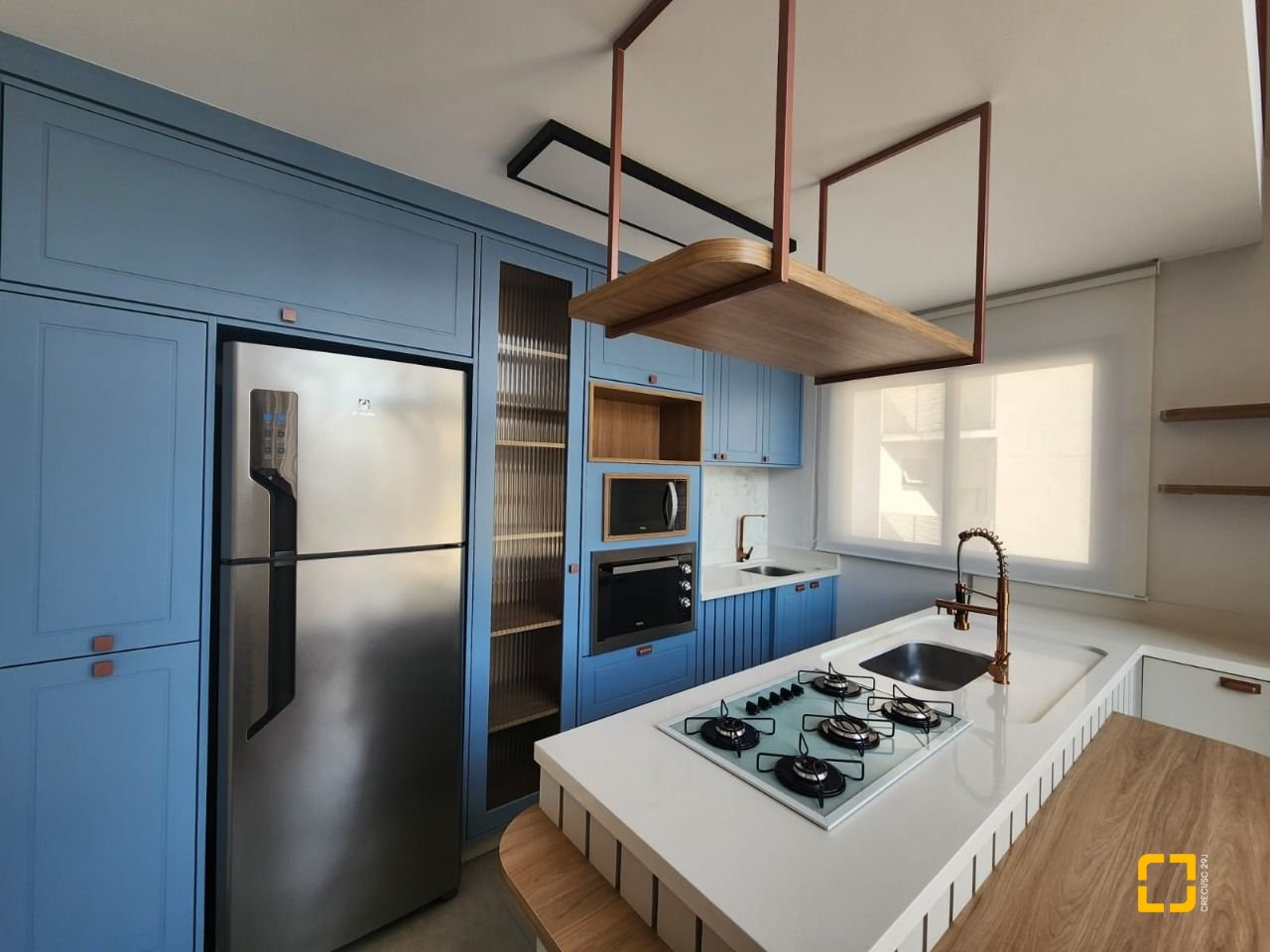 Apartamento com 60m², 2 quartos (sendo 1 suíte), 1 garagem, no bairro Carvoeira em Florianópolis