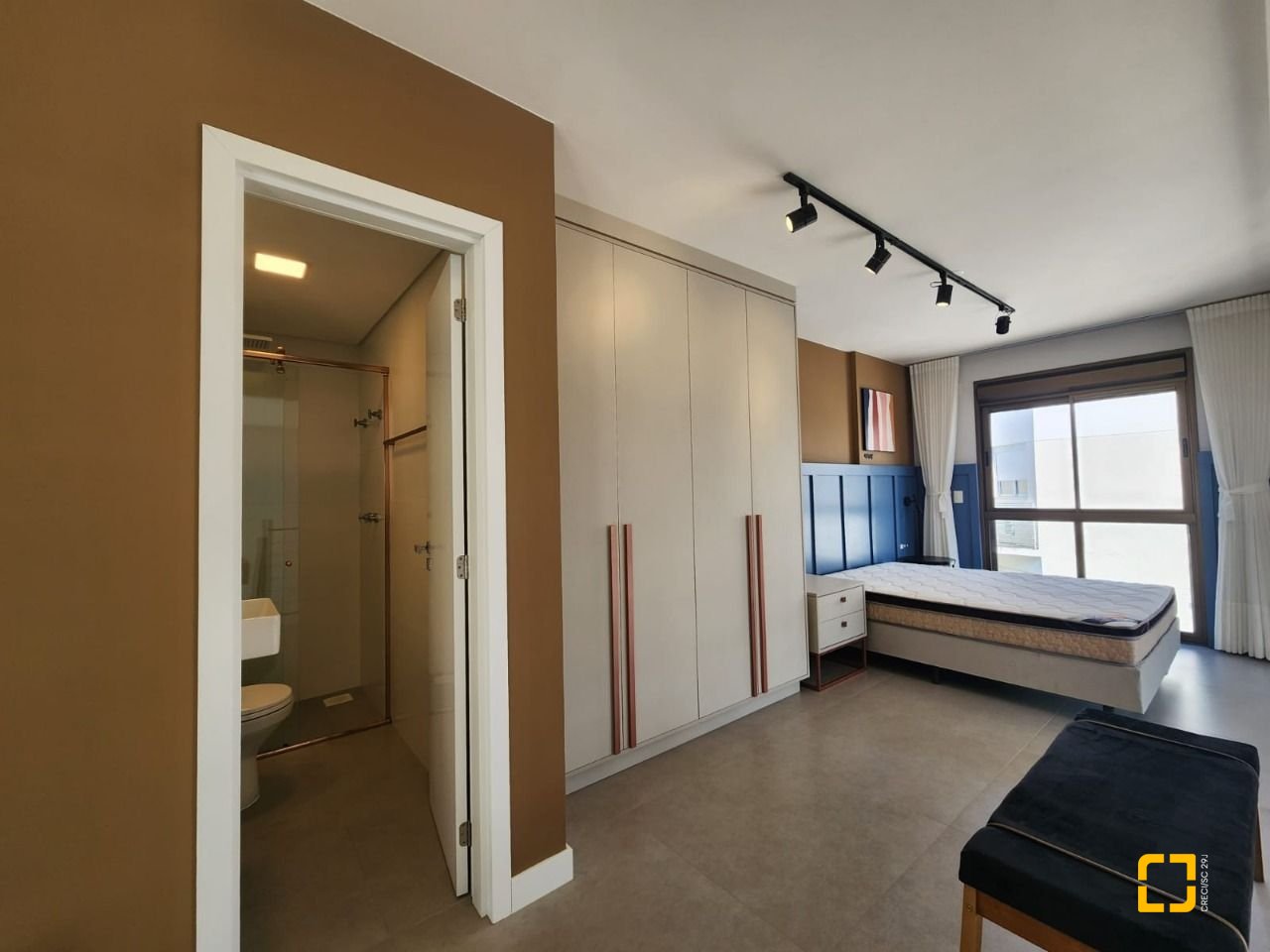 Apartamento com 60m², 2 quartos (sendo 1 suíte), 1 garagem, no bairro Carvoeira em Florianópolis