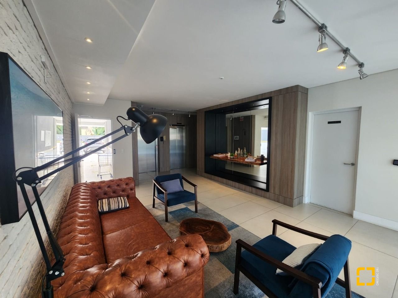 Apartamento com 60m², 2 quartos (sendo 1 suíte), 1 garagem, no bairro Carvoeira em Florianópolis