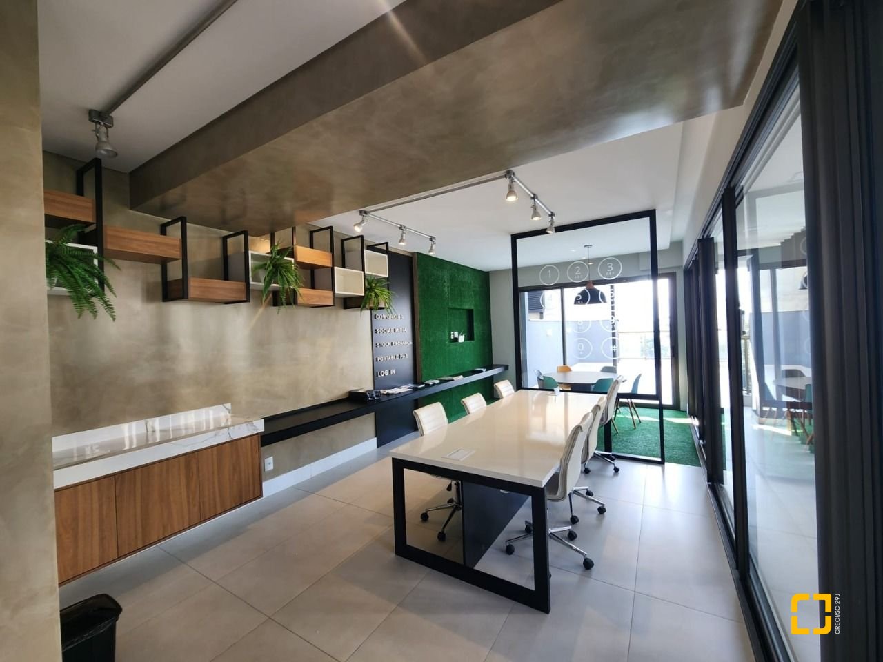Apartamento com 60m², 2 quartos (sendo 1 suíte), 1 garagem, no bairro Carvoeira em Florianópolis