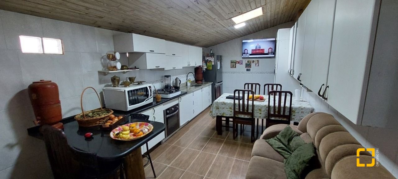 Casa com 90m², 4 quartos, 2 garagens, no bairro Rio Vermelho em Florianópolis