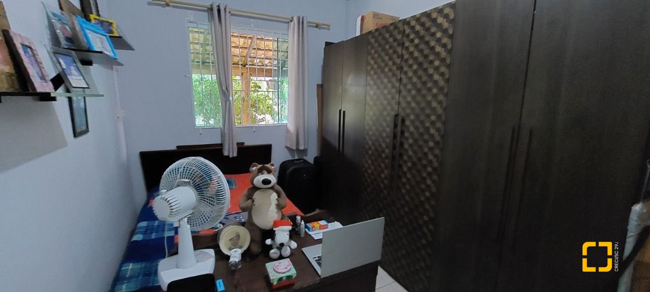Casa com 90m², 4 quartos, 2 garagens, no bairro Rio Vermelho em Florianópolis