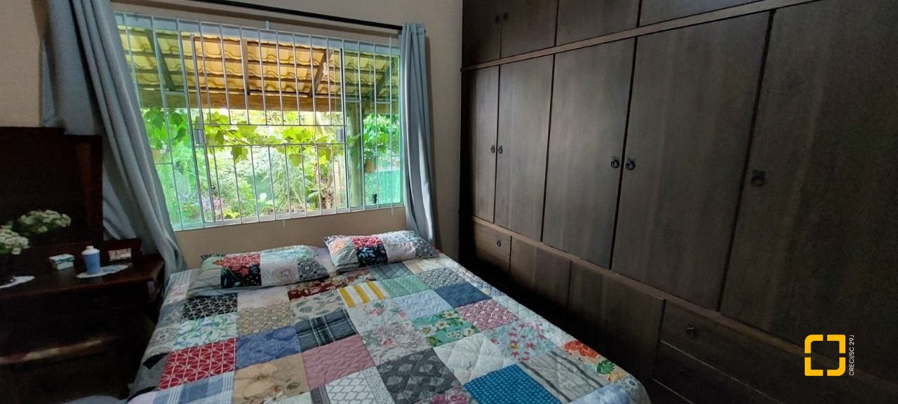 Casa com 90m², 4 quartos, 2 garagens, no bairro Rio Vermelho em Florianópolis
