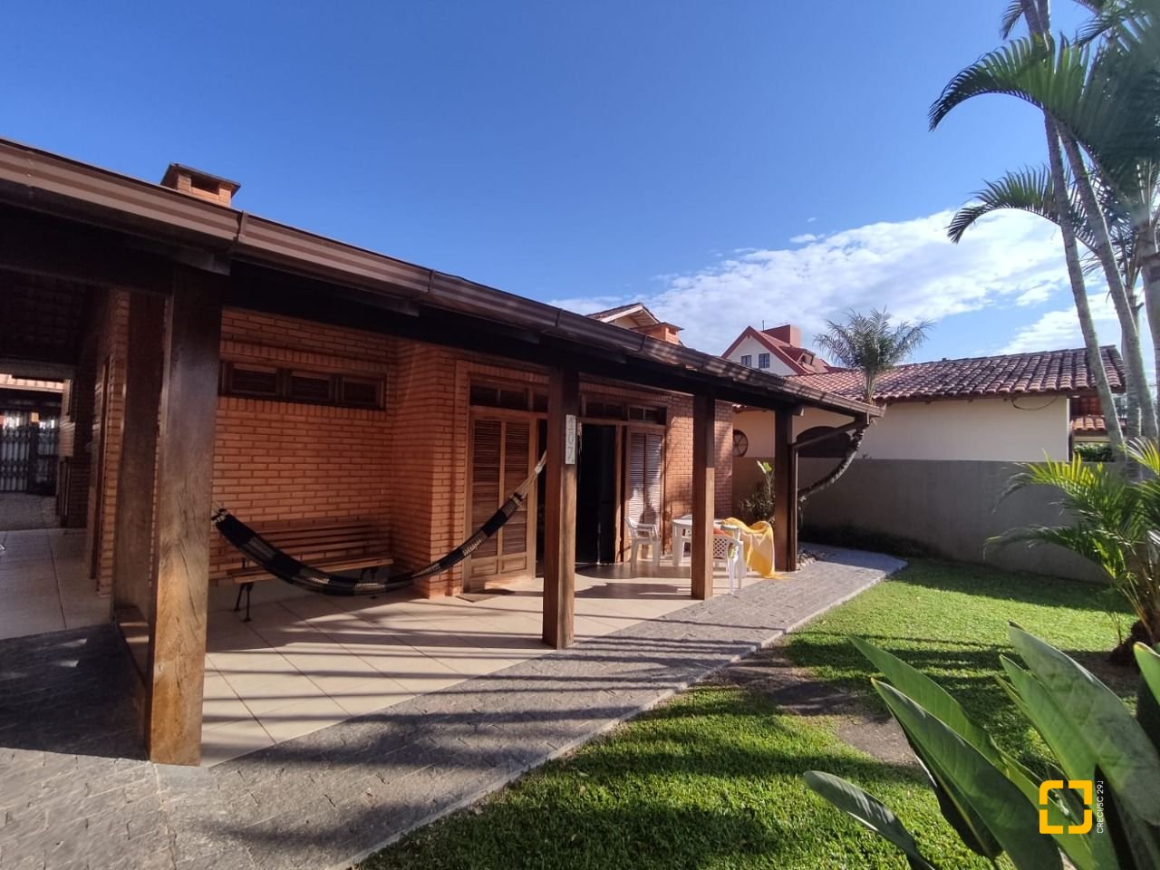 Casa com 188m², 6 quartos (sendo 1 suíte), 3 garagens, no bairro Ingleses em Florianópolis