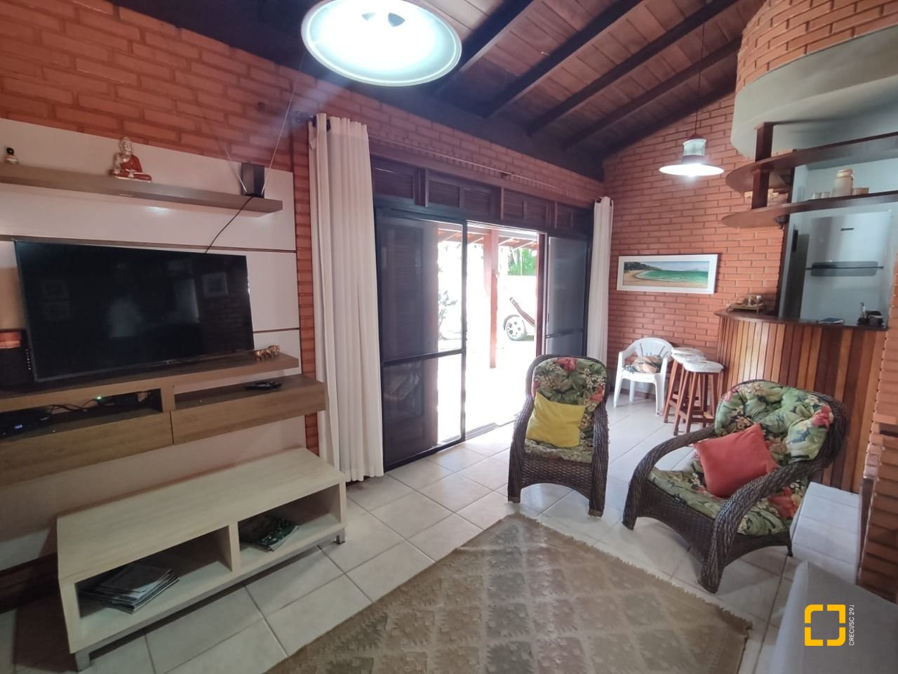Casa com 188m², 6 quartos (sendo 1 suíte), 3 garagens, no bairro Ingleses em Florianópolis