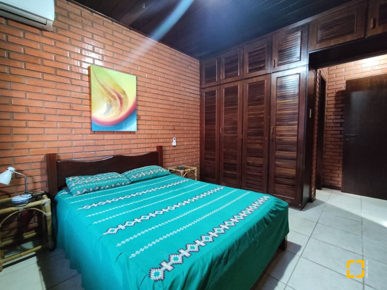 Casa com 188m², 6 quartos (sendo 1 suíte), 3 garagens, no bairro Ingleses em Florianópolis