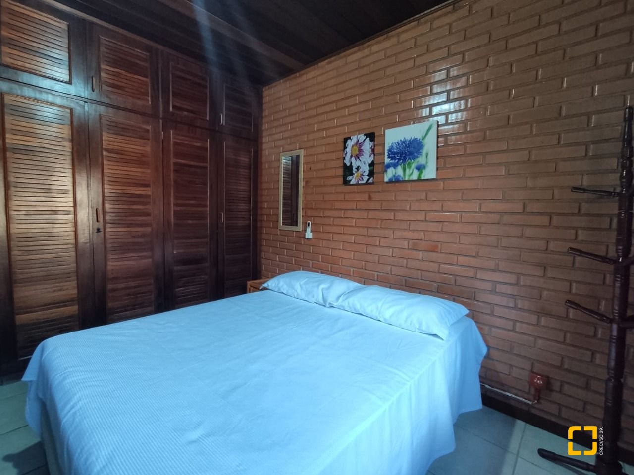 Casa com 188m², 6 quartos (sendo 1 suíte), 3 garagens, no bairro Ingleses em Florianópolis