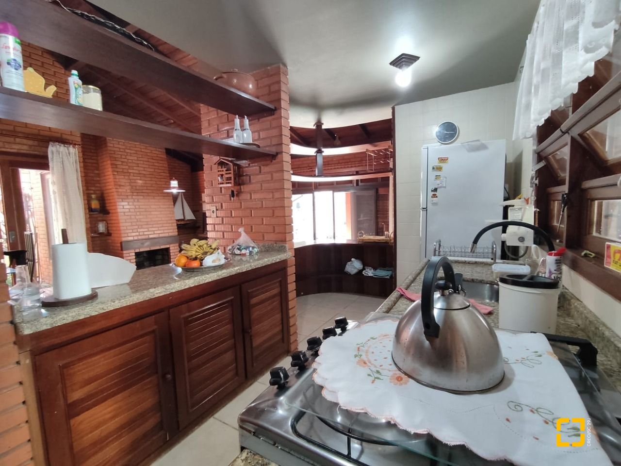 Casa com 188m², 6 quartos (sendo 1 suíte), 3 garagens, no bairro Ingleses em Florianópolis