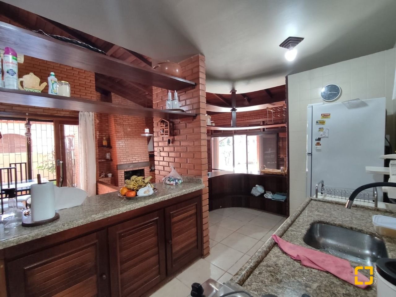 Casa com 188m², 6 quartos (sendo 1 suíte), 3 garagens, no bairro Ingleses em Florianópolis