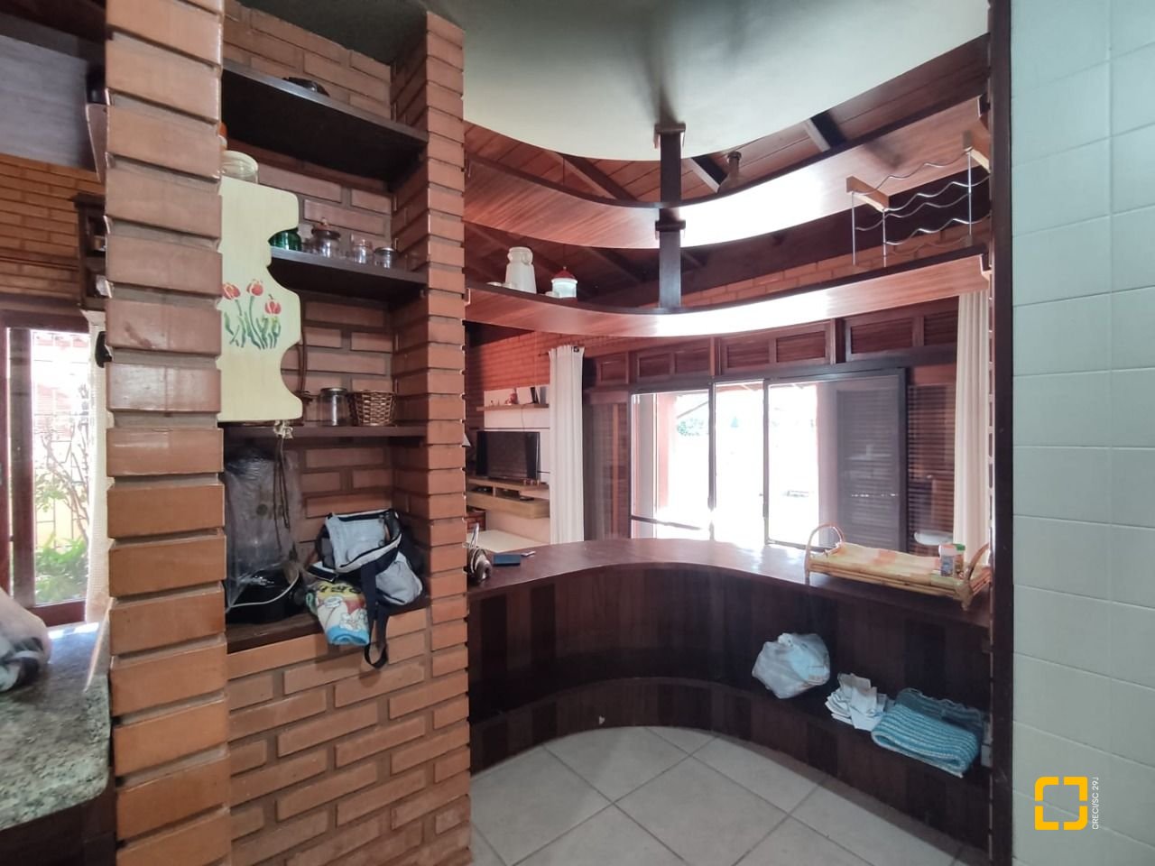 Casa com 188m², 6 quartos (sendo 1 suíte), 3 garagens, no bairro Ingleses em Florianópolis