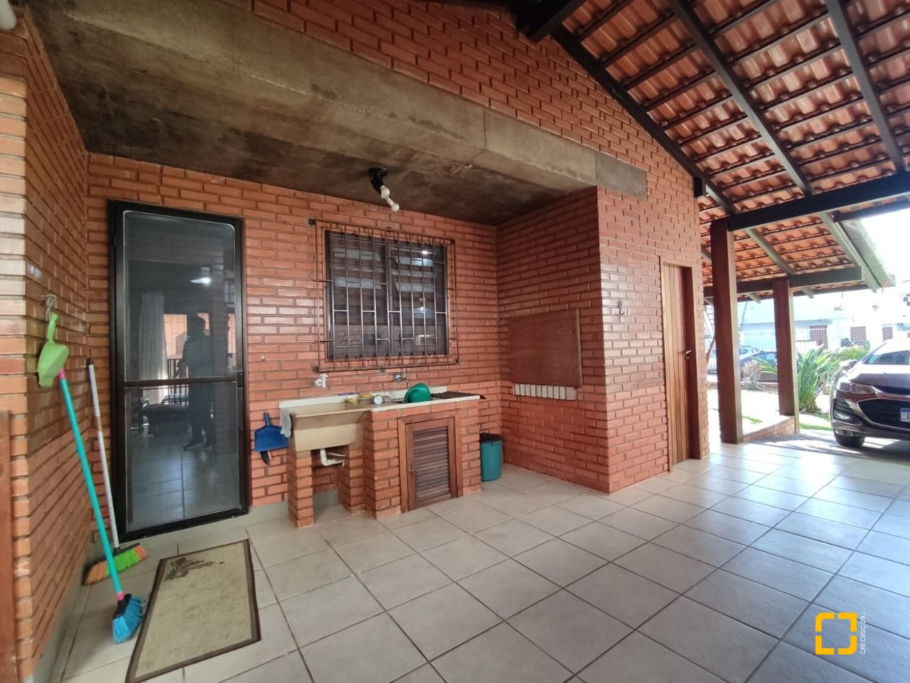 Casa com 188m², 6 quartos (sendo 1 suíte), 3 garagens, no bairro Ingleses em Florianópolis
