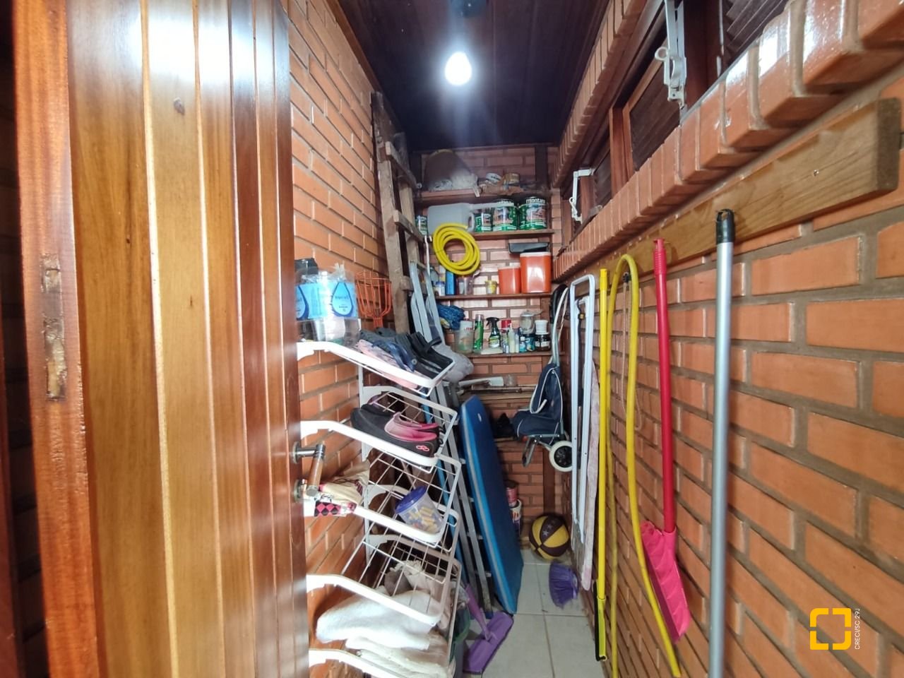 Casa com 188m², 6 quartos (sendo 1 suíte), 3 garagens, no bairro Ingleses em Florianópolis